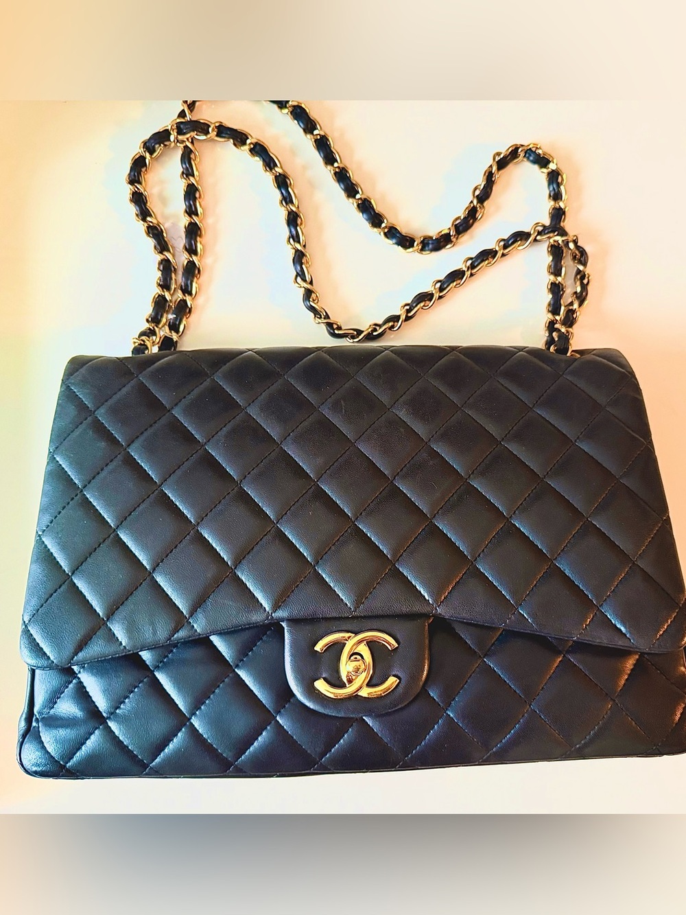 CHANEL MAXI double flap with gold hardware - Picture 4 of 15